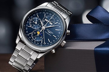 劳力士表盘有雾气